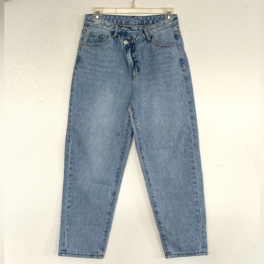 SHEIN women’s petite M light blue wash jeans straight leg asymmetrical button